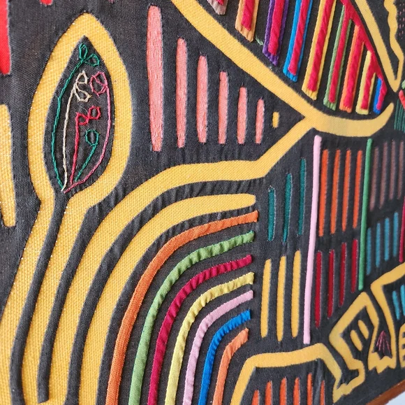 1970s Vintage Kuna Mola Folk Lore Framed Textile - Picture 5 of 8